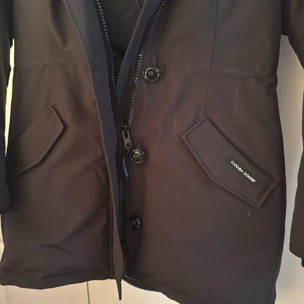 Canada goose jacket - Picture 8 of 16